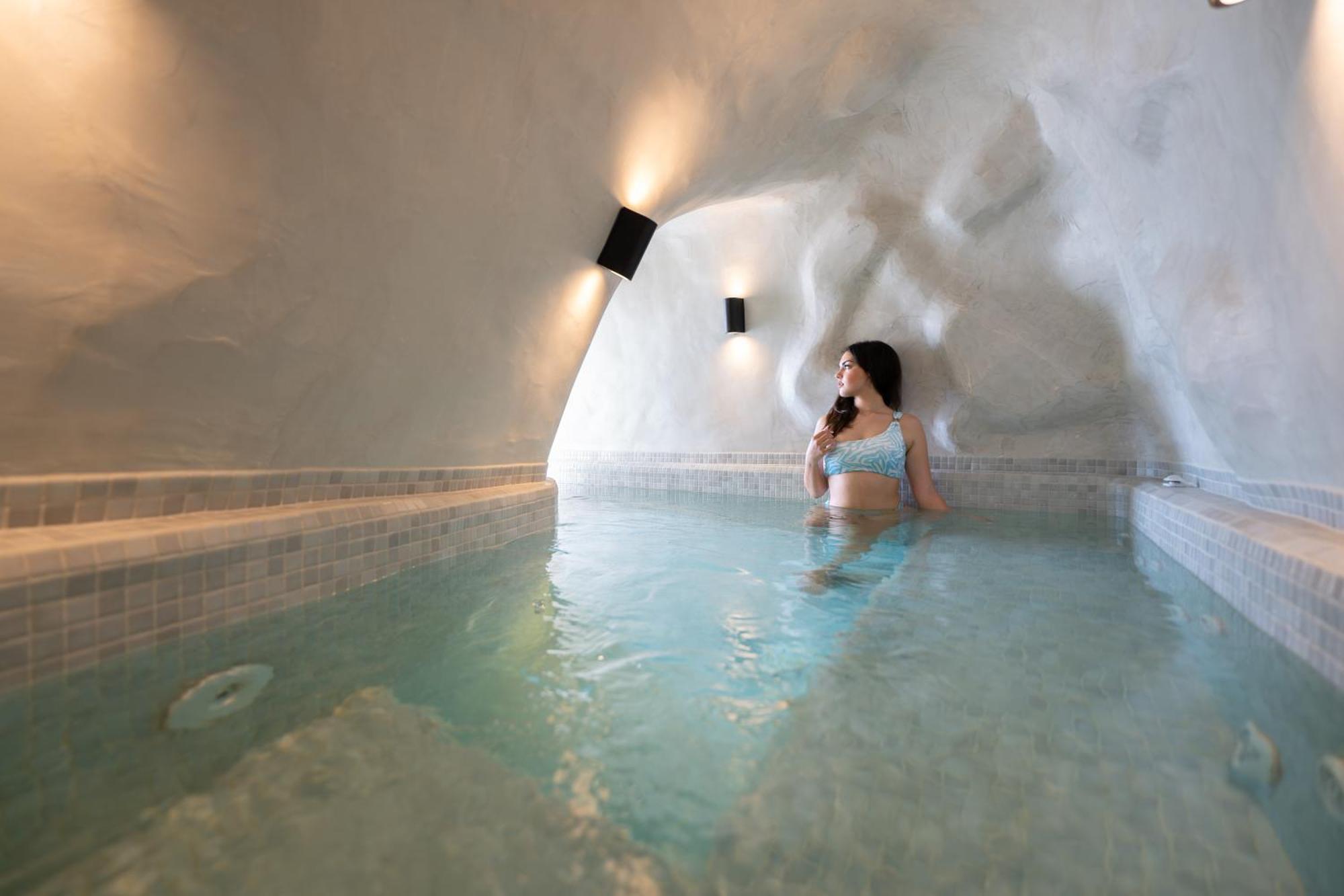 Neoma Luxury Suites Karterados (Santorini) Exterior foto